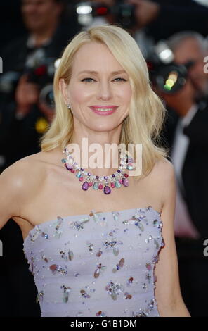 Cannes, France. Le 11 mai, 2016. Naomi Watts assiste à la projection de 'Cafe Society' au gala d'ouverture de l'assemblée annuelle 69e Festival du Film de Cannes au Palais des Festivals le 11 mai 2016 à Cannes, France Crédit : Frederick Injimbert/ZUMA/Alamy Fil Live News Banque D'Images