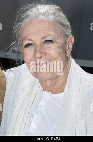 Actrice Vanessa Redgrave assiste à la photocall de Howards End lors de la 69 e Assemblée annuelle du Festival du Film de Cannes au Palais des Festivals de Cannes, France, le 11 mai 2016. Photo : Hubert Boesl /dpa - PAS DE FIL - SERVICE Banque D'Images