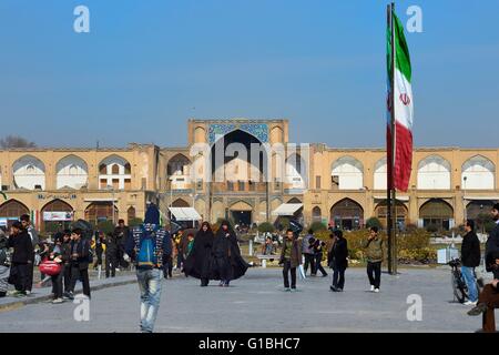 Iran, Ispahan Province, Ispahan, Bazar-e Bozorg (Grand Bazar), un vaste bazar qui remonte à près de 1300 ans, l'entrée principale sur la place naghsh-i jahan également connu sous le nom de l'Imam Khomeiny square, inscrite au patrimoine mondial de l'UNESCO Banque D'Images