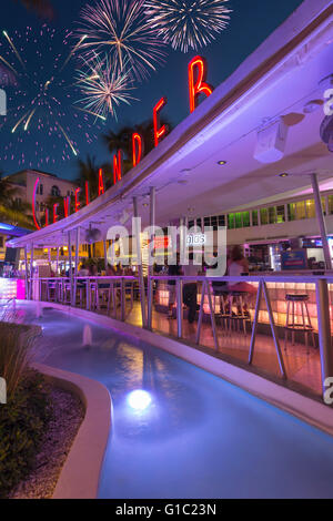 BAR EXTÉRIEUR CLEVELANDER HOTEL OCEAN DRIVE MIAMI BEACH FLORIDA USA Banque D'Images