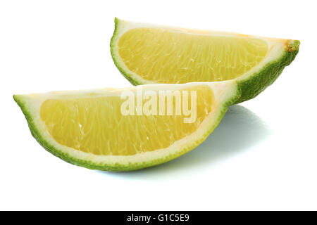 Tranches de lime isolated on white Banque D'Images