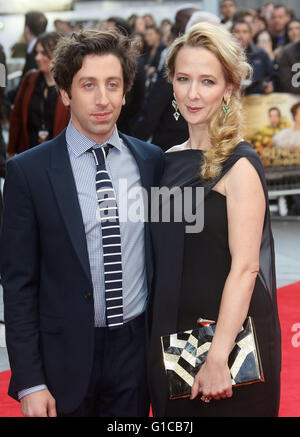 12 avril 2016 - Simon Helberg et Jocelyn Towne assistant à Florence Foster Jenkins UK Premiere à Odéon, de Leicester Square, au Lon Banque D'Images