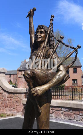 Statue grandeur nature de la vie ac/dc bon scott chanteur en Écosse kirriemuir mai 2016 Banque D'Images