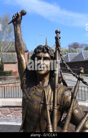 Statue grandeur nature de la vie ac/dc bon scott chanteur en Écosse kirriemuir mai 2016 Banque D'Images