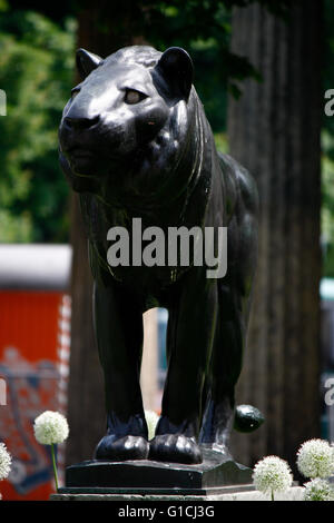 Skulptur vor der alten Nationalgalerie, Berlin-Mitte. Banque D'Images