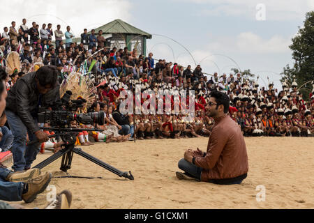 Présentateur présentation du Festival 2015 Calao, Kisama, village du district de Kohima, Nagaland, Inde. Banque D'Images