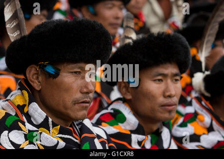 Portrait d'Zapami Kuzha membre de la société culturelle (Chakhesang) lors du Festival 2015, Calao Kisama Village Banque D'Images