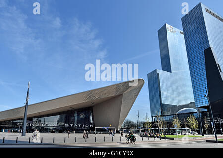 La gare centrale de Rotterdam Weena ( Pays-Bas Delftse Poort Nationale Nederlanden, RBS, Royal Bank of Scotland, Unilever ) Banque D'Images