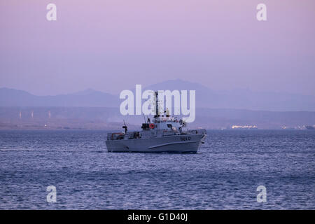 Un Israélien Shaldag rapide classe patrouilleur de la marine israélienne patrouillant à l'extrémité nord de la mer Rouge dans le golfe d'Aqaba. Banque D'Images