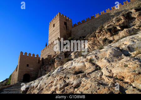 Murs de la forteresse Alcazaba dans la ville d'Almeria, Espagne Banque D'Images