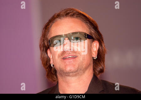 Le chanteur Bono de U2 sur les 2004 Conférence du Parti travailliste à Brighton. Banque D'Images