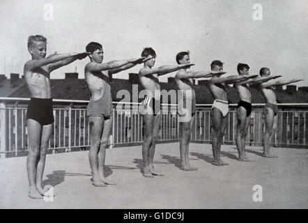 Impression photographique nageurs à Flatenbadet, une plage de baignade dans le sud-est de Stockholm, à proximité du lac Flaten. En date du 20e siècle Banque D'Images