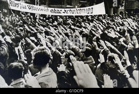 Impression photographique de l'allemand autrichien- manifestation contre Kurt Schuschnigg (1897-1977) Chancelier de l'Etat fédéral de l'Autriche jusqu'à l'Anschluss. En date du 20e siècle Banque D'Images