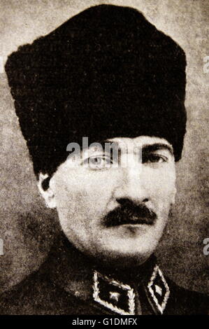 Portrait photographique de Mustafa Kemal Atatürk (1881-1938), un officier de l'armée turque, révolutionnaire, et président de la Turquie. En date du 20e siècle Banque D'Images