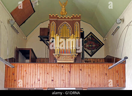 Une vue de l'orgue et l'orgue dans l'église paroissiale de St Margaret au Herringfleet, Suffolk, Angleterre, Royaume-Uni. Banque D'Images