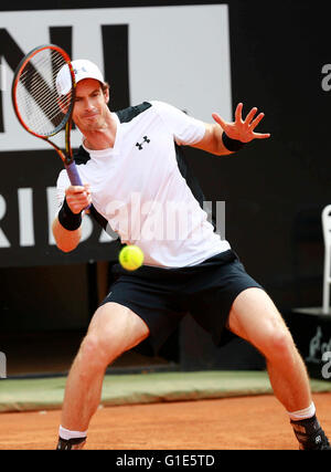 Rome, Italie. 13 mai, 2016. Andy Murray de Grande-Bretagne au cours de quart de finale de l'Open de tennis italienne BNL2016 tournoi contre David Goffin de Belgique au Foro Italico à Rome, Italie, le 13 mai 2016 Crédit : agnfoto/Alamy Live News Banque D'Images