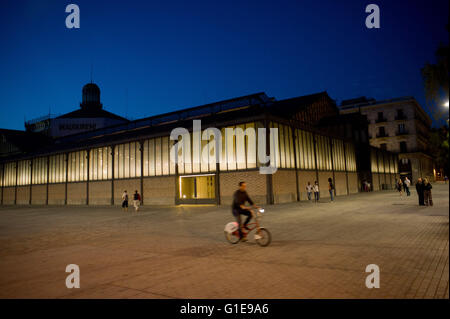 Barcelone, Catalogne, Espagne. 16e Août, 2013. L'image de fichier - Né (marché Mercat del Born en catalan). Après 10 années de travail a été terminé la restauration du Mercat del Born à Barcelone. Le bâtiment fonctionne maintenant comme un centre culturel et d'accueil de vestiges de l'ancienne ville qui est venu à la lumière pendant la durée des travaux. Il représente également une transformation majeure dans le quartier du Born de Barcelone. © Jordi Boixareu/ZUMA/Alamy Fil Live News Banque D'Images