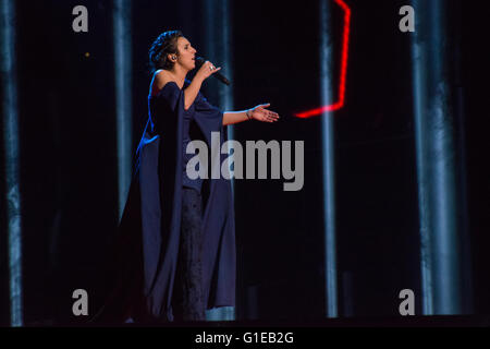 Stockholm, Suède. 13 mai, 2016. Répétition pour le Grand Final du 61e Concours Eurovision de la Chanson 2016. Stockholm, Suède. 13 mai, 2016. Jamala d'Ukraine l'exécution de '1944'. Credit : Stefan Crämer/Alamy Live News Banque D'Images