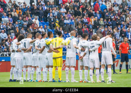 La Corogne, Espagne. 14 mai, 2016. Les joueurs du Real Madrid pendant le match de foot de la dernière ronde de la saison 2016/2017 de ligue espagnole "La Liga" entre RC et du Deportivo La Corogne Real Madrid CF au stade Riazor sur mai14, 2016 à La Corogne, Espagne. Crédit : David Gato/Alamy Live News Banque D'Images