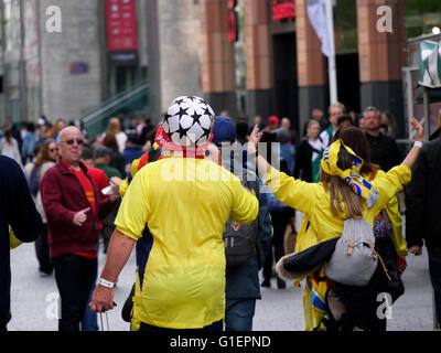 Liverpool UK 5 mai 2016 Viilarreal fans dans le centre-ville de Liverpool Banque D'Images