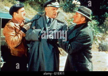 Hogan's Heroes, alias : Ein Käfig voller Helden, alias : Stacheldraht, Fersengeld Fernsehserie und, USA 1965 - 1971, Szenenfoto, acteurs : Werner Klemperer (Mitte) Banque D'Images