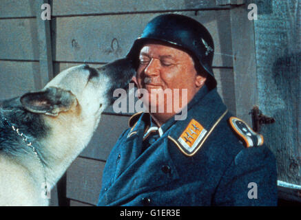 Hogan's Heroes, alias : Ein Käfig voller Helden, alias : Stacheldraht, Fersengeld Fernsehserie und, USA 1965 - 1971, Szenenfoto, acteurs : John Banner Banque D'Images