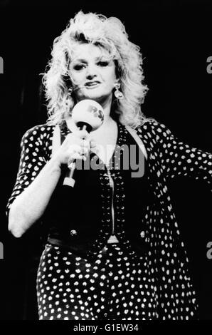 Die walisische Popsängerin Rock- und Bonnie Tyler, 1990er Jahre. La chanteuse pop rock gallois et Bonnie Tyler, 1990. Banque D'Images