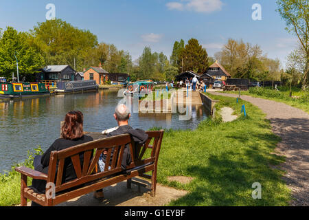 Papermill lock est un lieu touristique populaire et magnifique, au milieu de l'Essex, et idéal pour une journée à la campagne. Banque D'Images