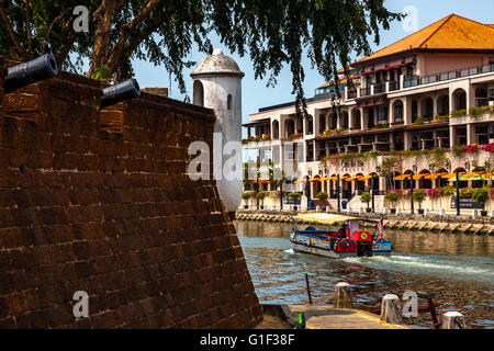 Croisière sur la rivière Malacca Malaisie passant Middleburg Rempart Banque D'Images