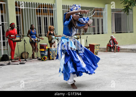 Morena Rumba groupe de femmes effectuant à El Gran Palenque, Vedado, La Havane, Cuba Banque D'Images