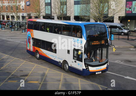 Un nouveau Stagecoach South East Scania N250UD avec Alexander Dennis Enviro400 corps MMC à Canterbury. Banque D'Images