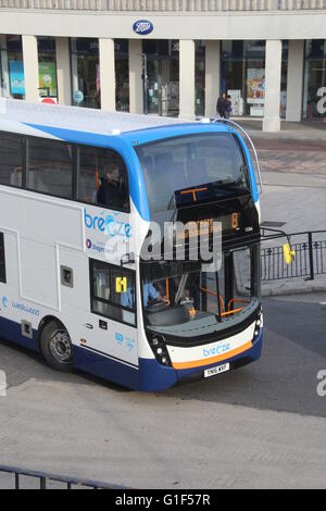 Un nouveau Stagecoach South East Scania N250UD avec Alexander Dennis Enviro400 corps MMC à Canterbury. Banque D'Images