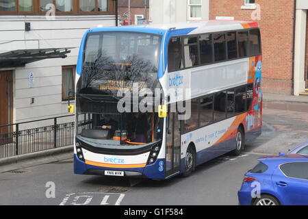 Un nouveau Stagecoach South East Scania N250UD avec Alexander Dennis Enviro400 corps MMC à Canterbury. Banque D'Images