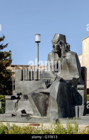 Monument Elio Antonio Nebrija (1441-1522). par le sculpteur Pablo Serrano, Université de Salamanque, Castille et Leon, Espagne. Banque D'Images