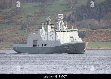 KDM Esbern Snare (L17), une classe d'Absalon navire de commandement et de soutien de la marine danoise, arrive pour l'exercice Joint Warrior 16-1. Banque D'Images