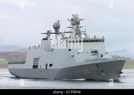 KDM Esbern Snare (L17), une classe d'Absalon navire de commandement et de soutien de la marine danoise, arrive pour l'exercice Joint Warrior 16-1. Banque D'Images