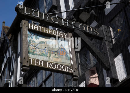 Hathaway Tea Rooms Sign, Stratford upon Avon, Angleterre, Royaume-Uni Banque D'Images