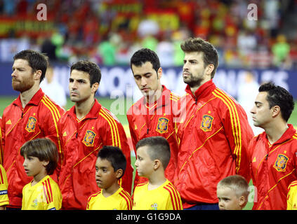 Kiev, UKRAINE - 1 juillet 2012 : Les joueurs de l'équipe de football Espagne chanter l'anthen avant l'UEFA EURO 2012 dernier match contre je Banque D'Images