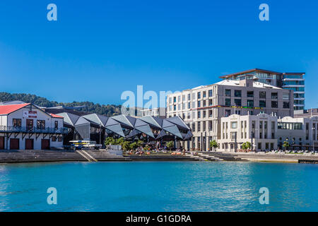 Wellington, Île du Nord, Nouvelle-Zélande, 2016, février ! ! : Te Raukura Wharewaka Centre de fonction au Waterfront , Frank Kitts Lagoon Banque D'Images