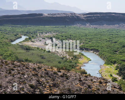 Rio Grande River de la Hot Springs Canyon Rim Trail, Big Bend National Park, Texas. Banque D'Images