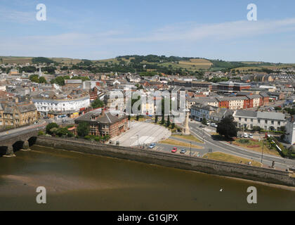 Vues aériennes de North Devon prises à partir d'hélicoptères de Barnstaple Town Square North Devon Bâtiments Long Pont Pont Musée Banque D'Images