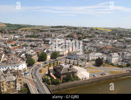 Vues aériennes de North Devon prises à partir d'hélicoptères de Barnstaple Town Square North Devon Bâtiments Long Pont Pont Musée Banque D'Images