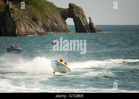 Bateau de course autour de Torbay par les pilotes de course Circuit Association à Torquay, Devon, UK, mai 2016. Banque D'Images