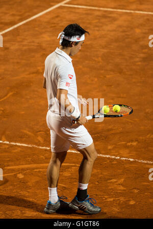 Kei Nishikori jouer Novak Djokovic en demi-finale aux Internationaux de tennis de Rome au Foro Italico, Rome, Italie Banque D'Images