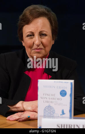 Torino, Italie. 14 mai 2016 militante des droits de l'homme iranien. et prix Nobel de la Paix Shirin Ebadi est invité de la foire du livre de Turin Banque D'Images