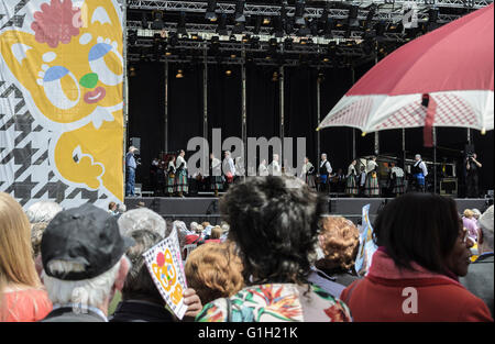 Madrid, Espagne, 15 mai 2016. Les gens célébrant Saint Isidro festive Mayor. Enrique Davó/Alamy Live News. Banque D'Images