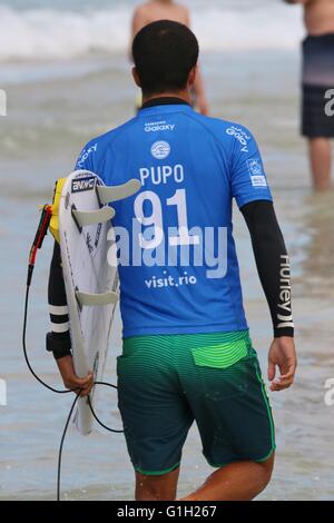 Rio de Janeiro, Brésil. 14 mai, 2016. Miguel Pupo (BRA) dans le cadre de la Ronde 2 du WCT Pro 2016 Rio Oi à Barra da Tijuca. Crédit : Maria Adelaide Silva/Alamy Live News Banque D'Images