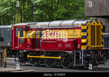 Locomotive diesel-électrique à Haworth, North Yorkshire, Royaume-Uni.British Railways classe 08 Diesel Electric 0-6-0 shunter N° D3759 / 08 993. Banque D'Images