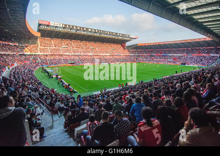 Gijon, Espagne. 15 mai, 2016. Stade au cours d'un match de football du dernier tour de la saison 2016/2017 de ligue espagnole "La Liga" entre Real Sporting de Gijón et Villareal CF au stade Molinon le 15 mai 2016 à Gijon, Espagne. Crédit : David Gato/Alamy Live News Banque D'Images