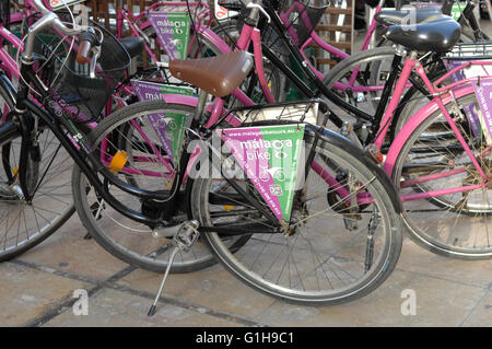 Un service de location de vélos, Malaga, transport Banque D'Images